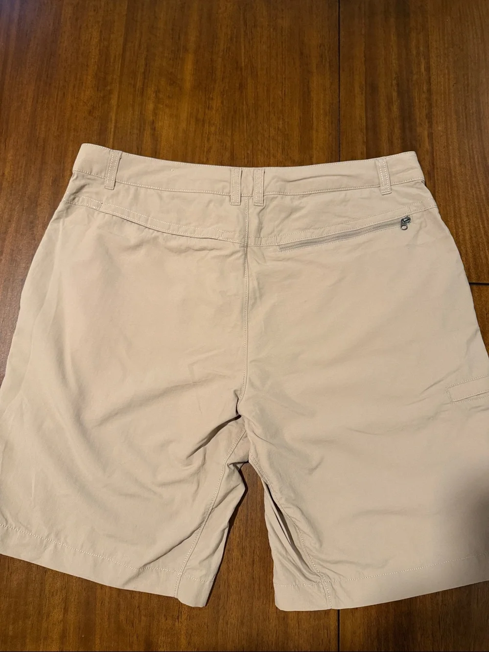 The North Face Men’s Khaki Lightweight Cargo Shorts 36